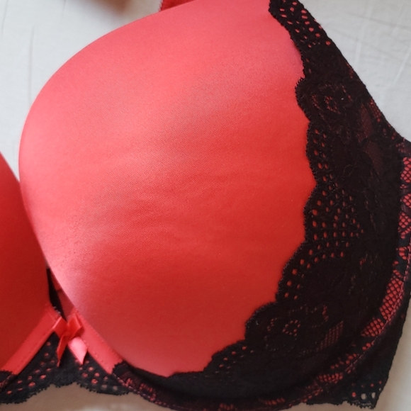 EUC Torrid Plus Size Bra Bundle 1 charcoal, 1 purple, 1 coral - Picture 6 of 7